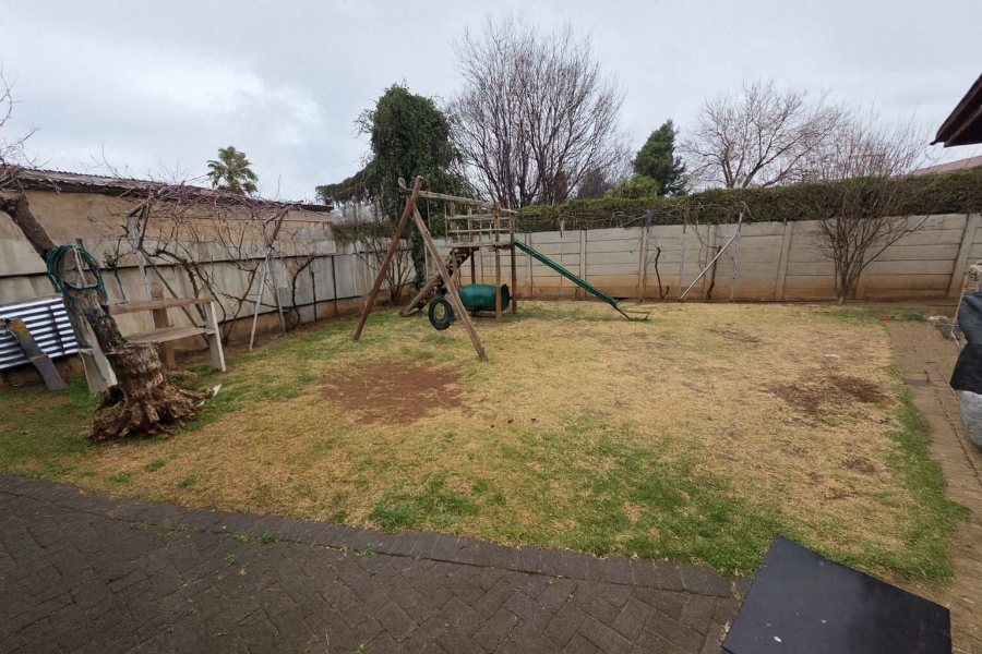 4 Bedroom Property for Sale in Fleurdal Free State